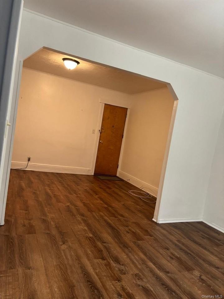 7129 Myrtle Ave 2nd Fl - Photo 4 of 13