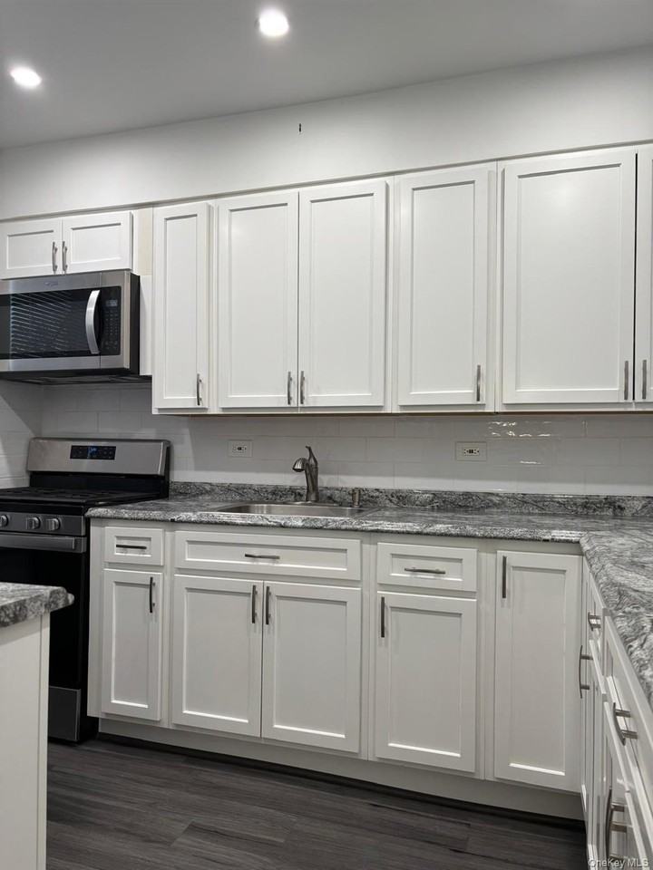 7129 Myrtle Ave 2nd Fl - Photo 6 of 13