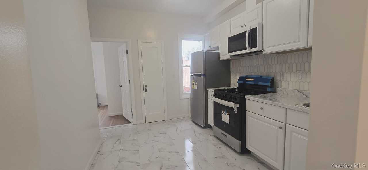 7829 68th Ave - Photo 4 of 13