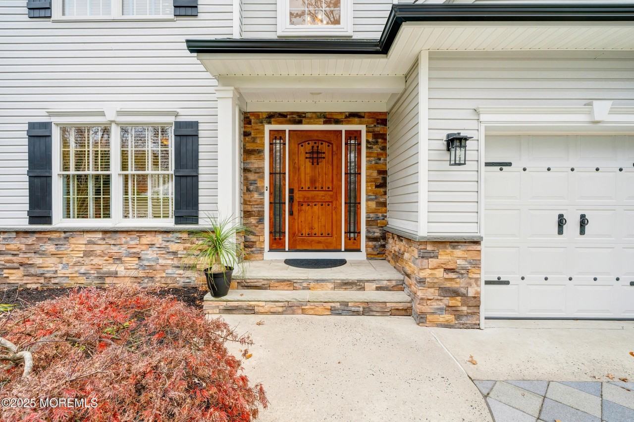 909 Brookside Ave - Photo 3 of 50