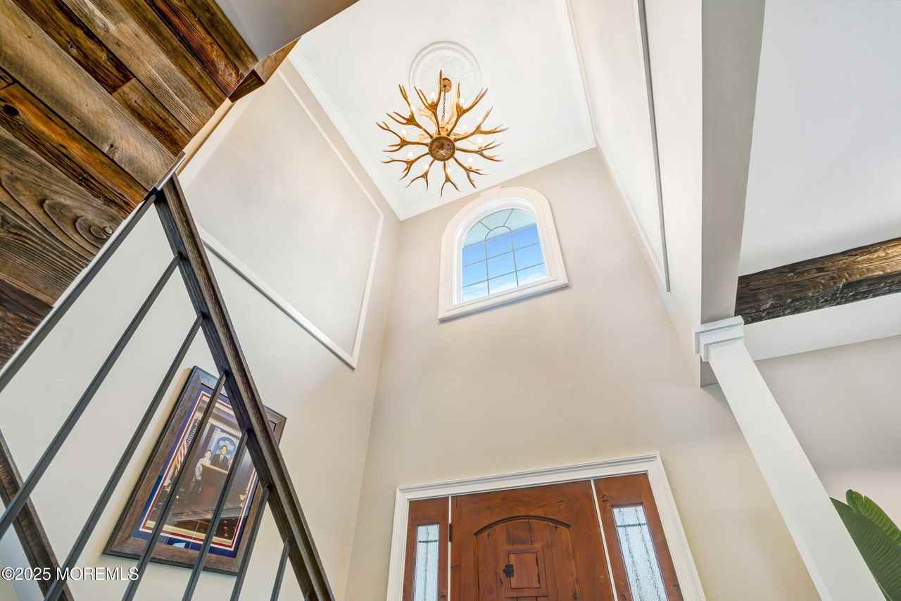 909 Brookside Ave - Photo 5 of 50