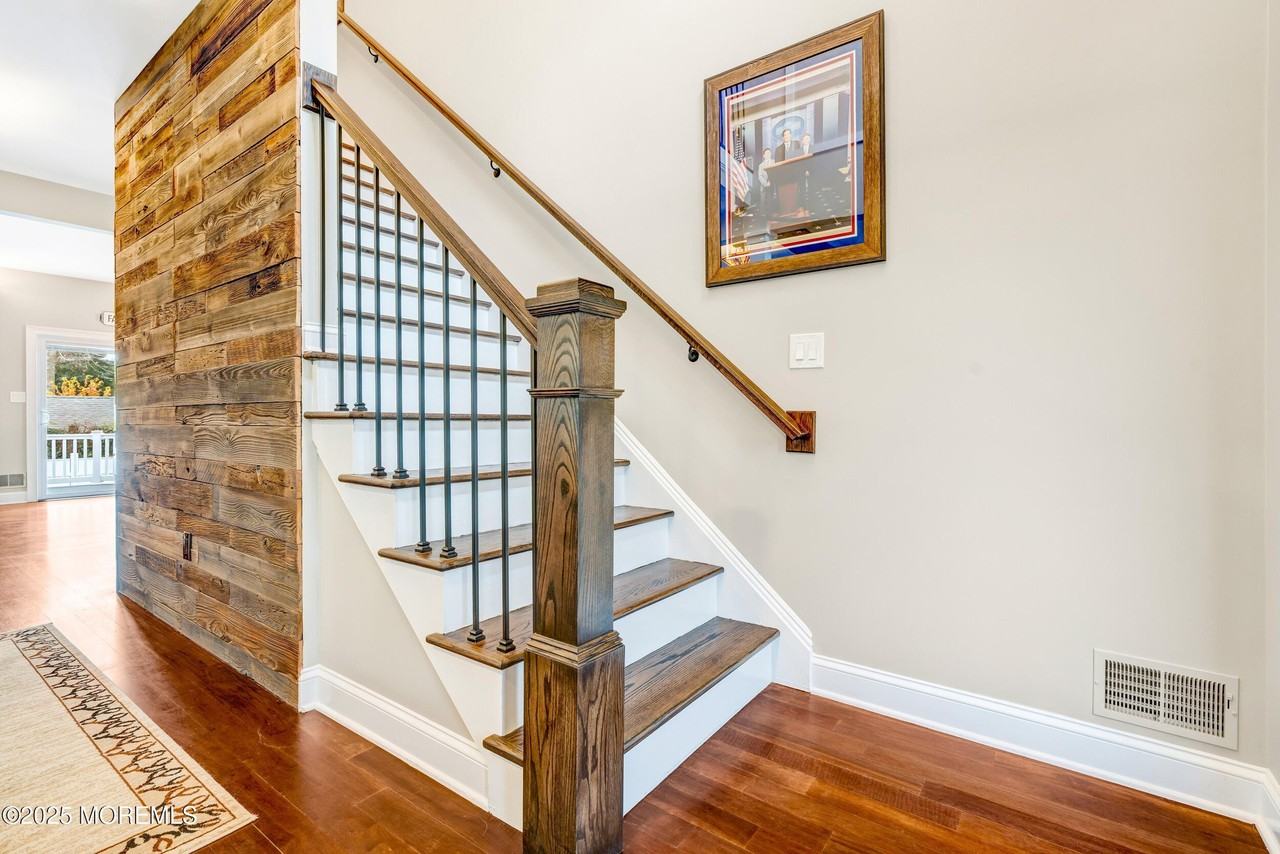 909 Brookside Ave - Photo 6 of 50