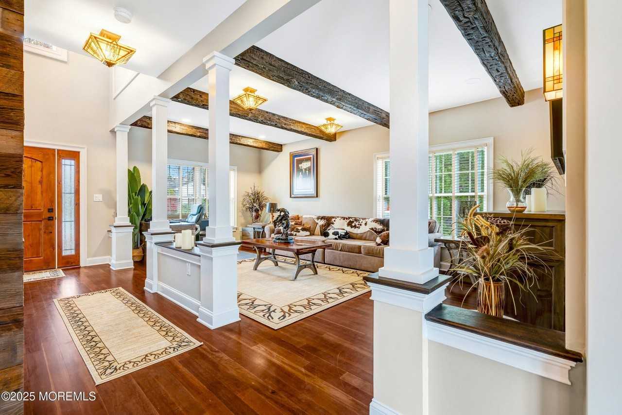 909 Brookside Ave - Photo 7 of 50