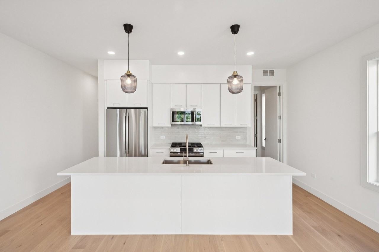 2323 N Lister Ave Unit 2 - Photo 5 of 24