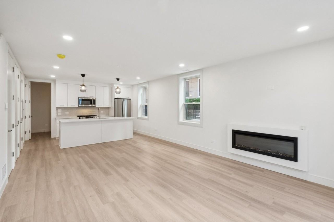 2323 N Lister Ave Unit 1r - Photo 6 of 18