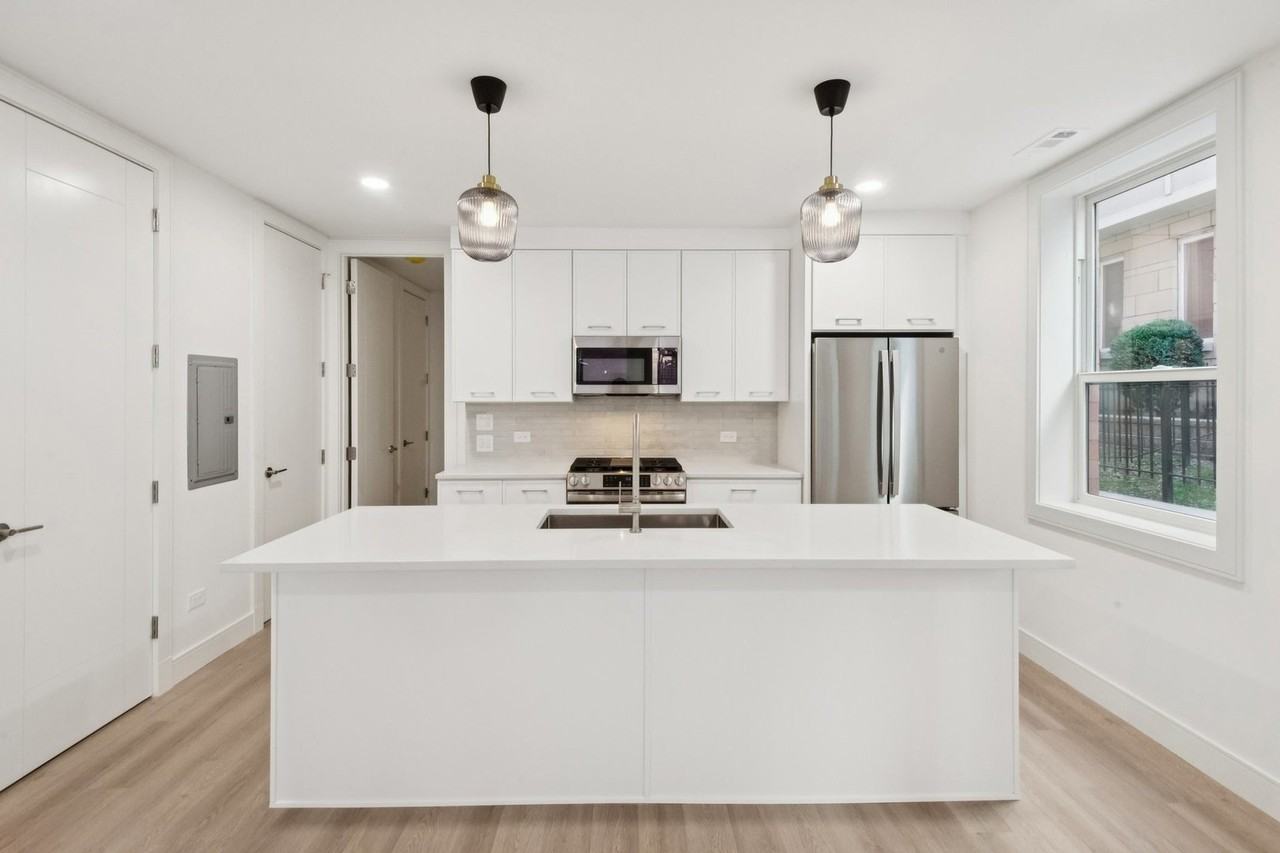 2323 N Lister Ave Unit 1r - Photo 7 of 18