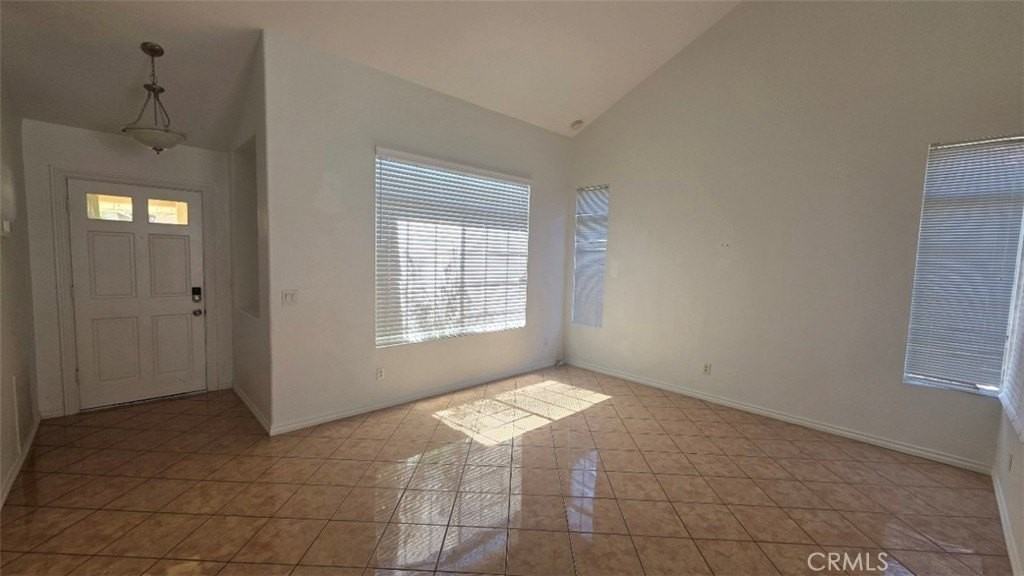 28620 N Port Ln - Photo 2 of 13