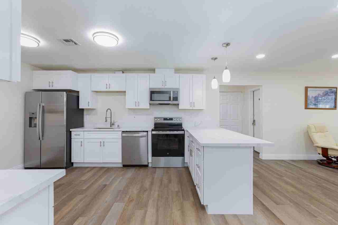 Desmond Ave - Photo 4 of 34