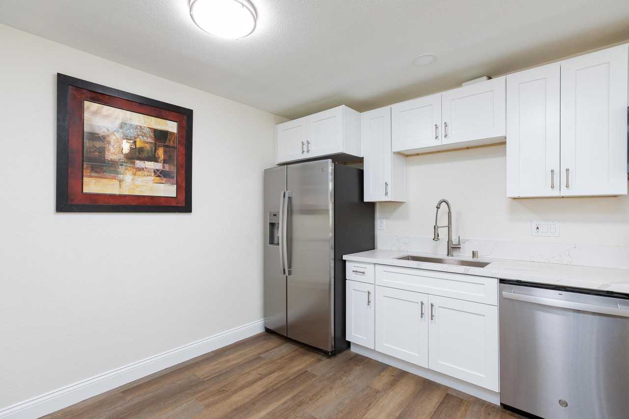 Desmond Ave - Photo 5 of 34