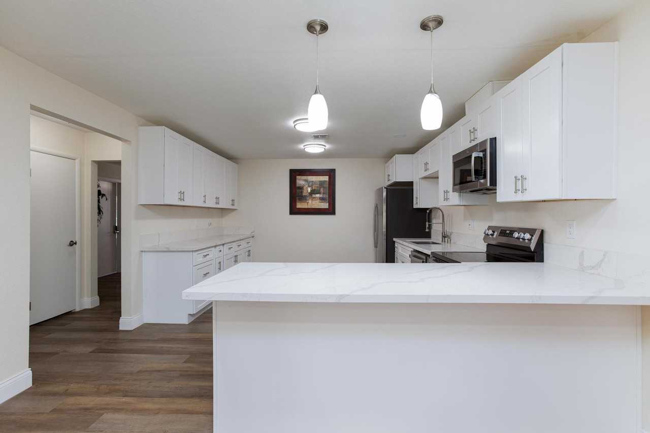 Desmond Ave - Photo 7 of 34