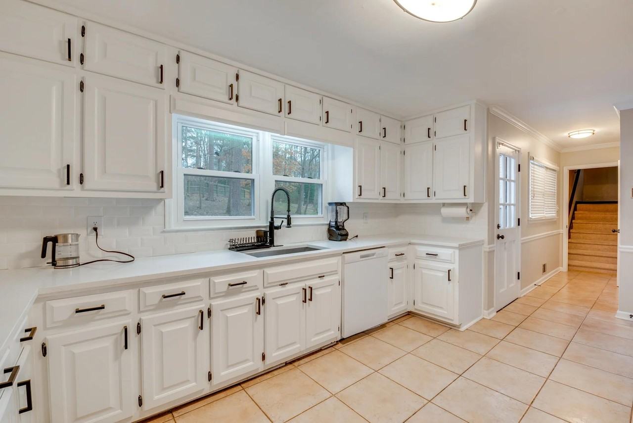 Breconridge Dr Sw - Photo 4 of 20