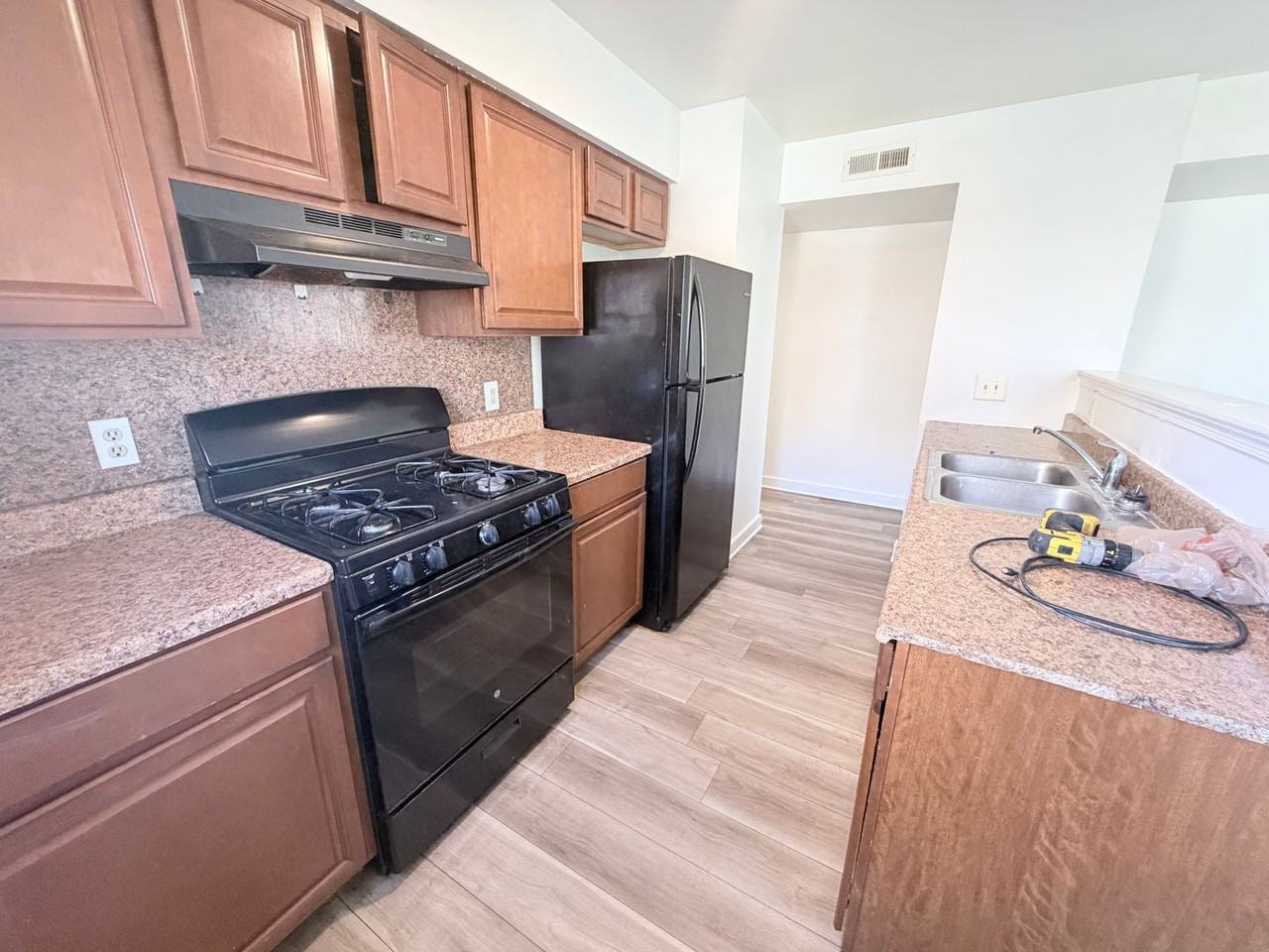 831-67 N 41st St - Photo 7 of 27