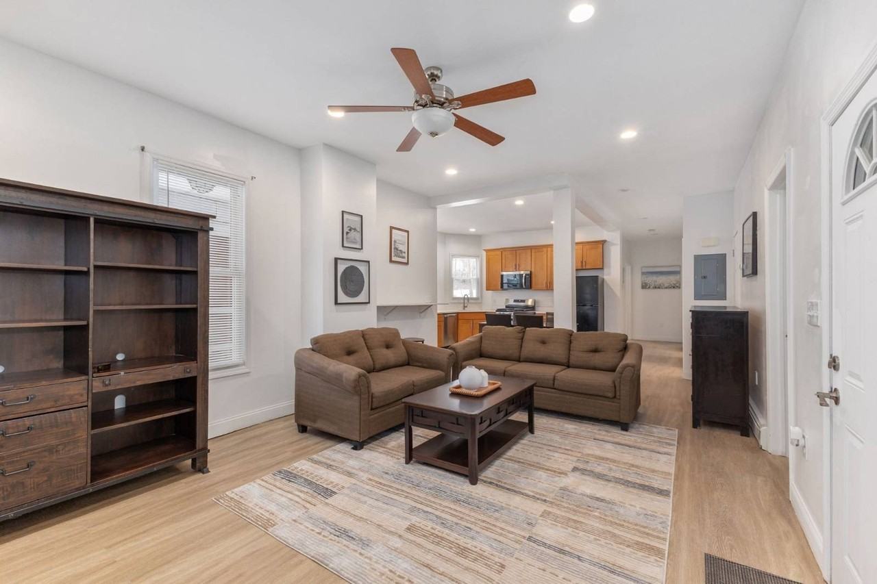 2210 15th St #1 - Photo 3 of 34