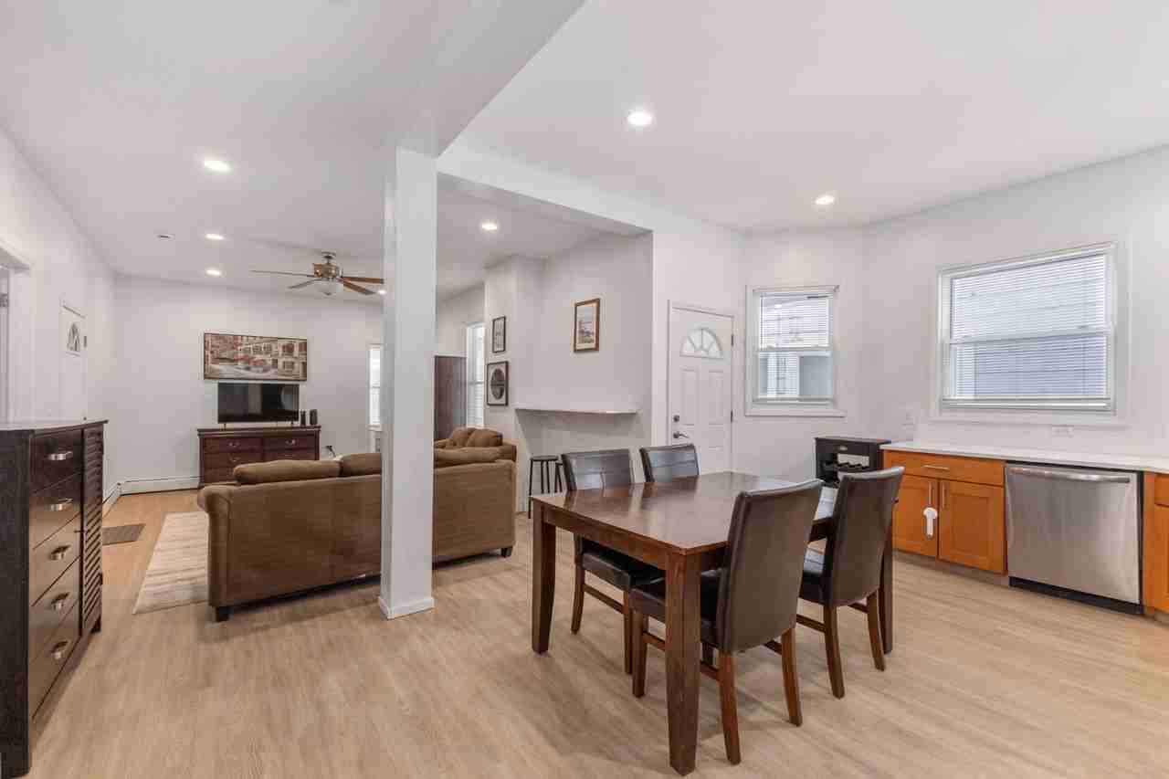 2210 15th St #1 - Photo 4 of 34