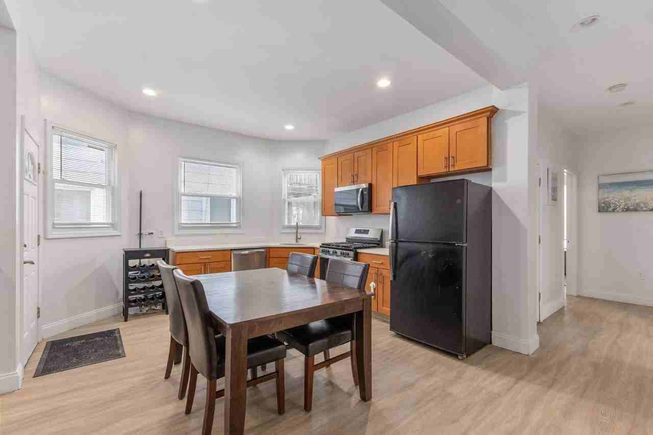 2210 15th St #1 - Photo 5 of 34