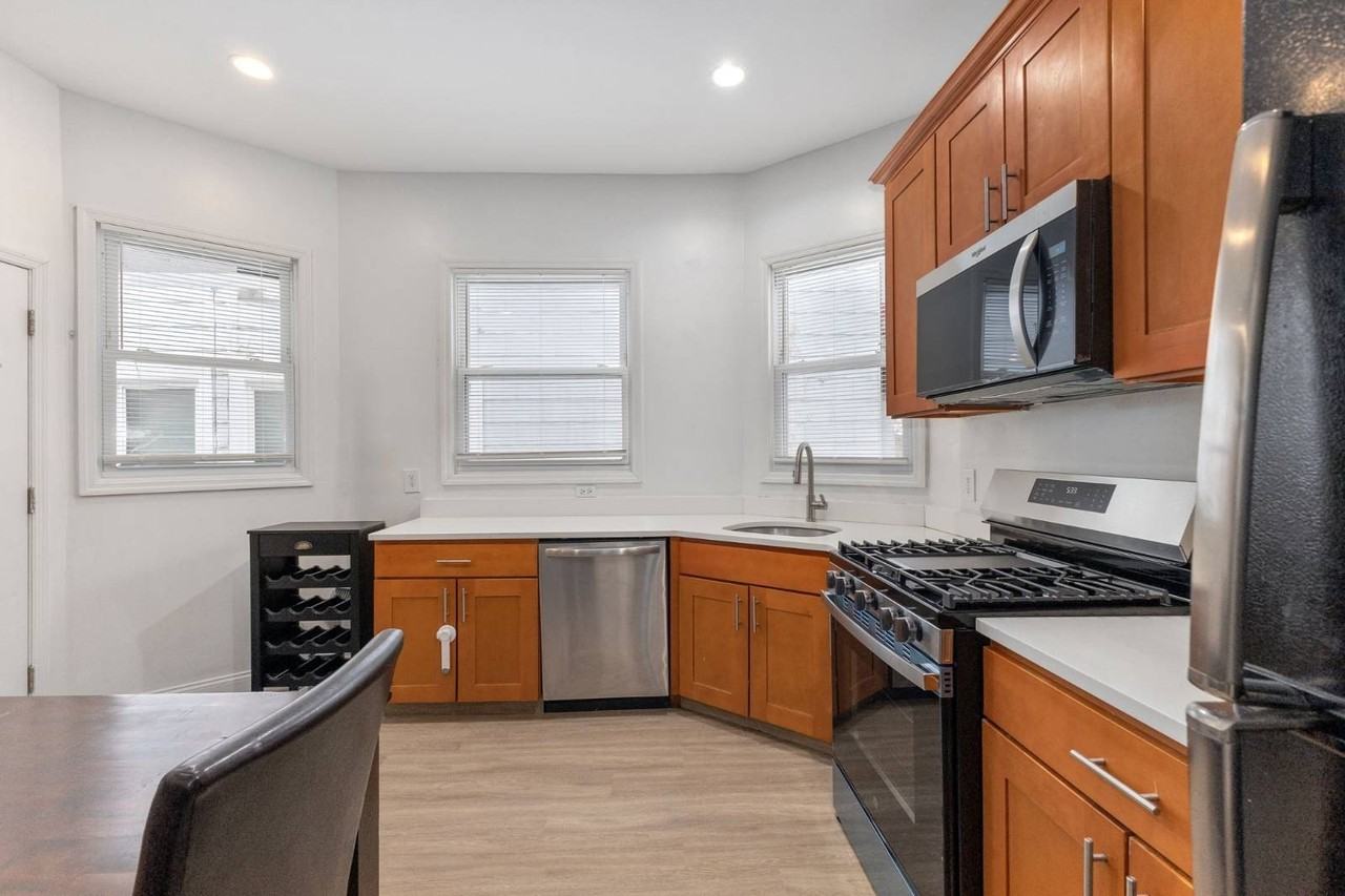 2210 15th St #1 - Photo 7 of 34