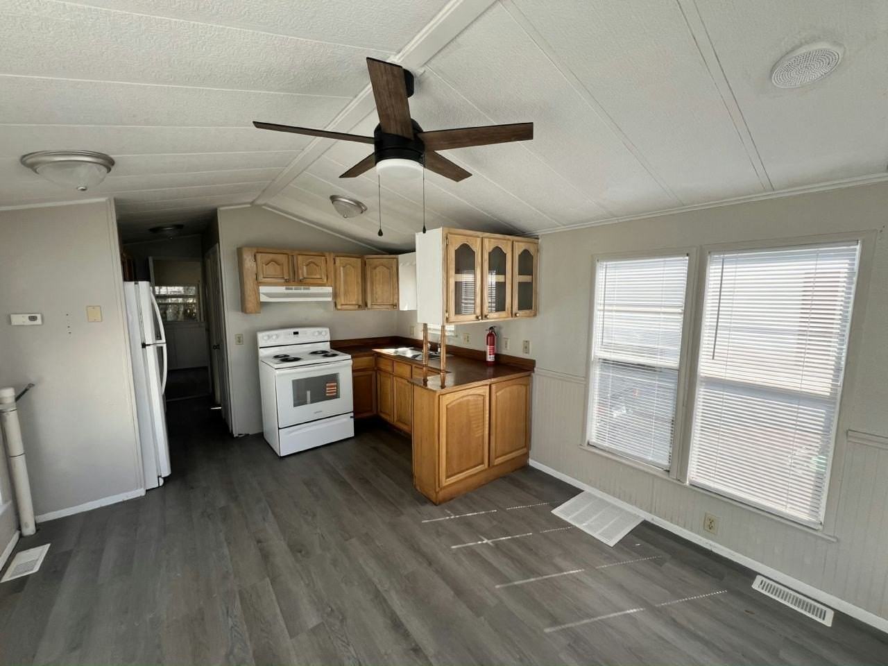 1124 Chicago Bulls St #1124 - Photo 2 of 10