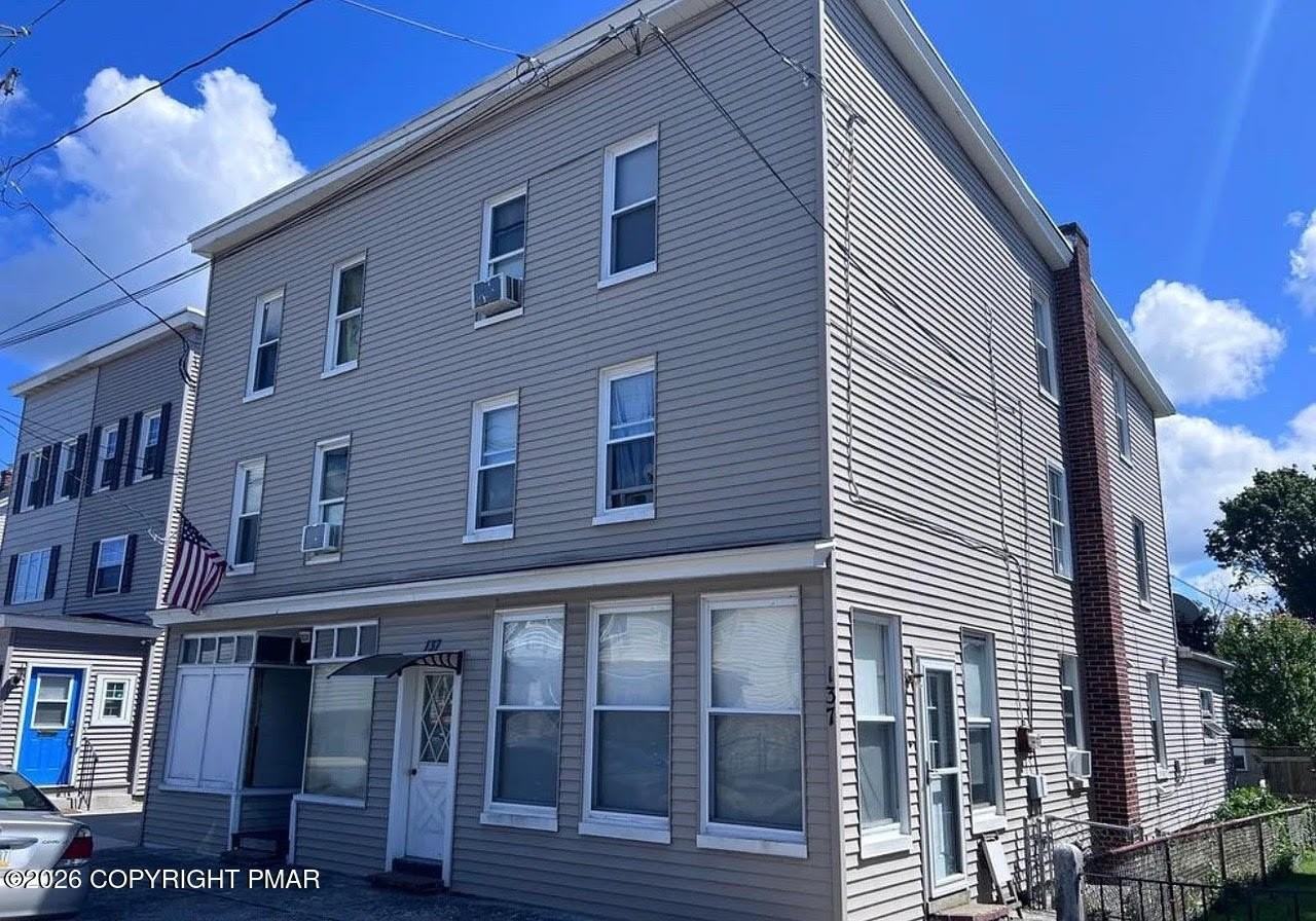 137 E White St Apt 3 #Apt 3