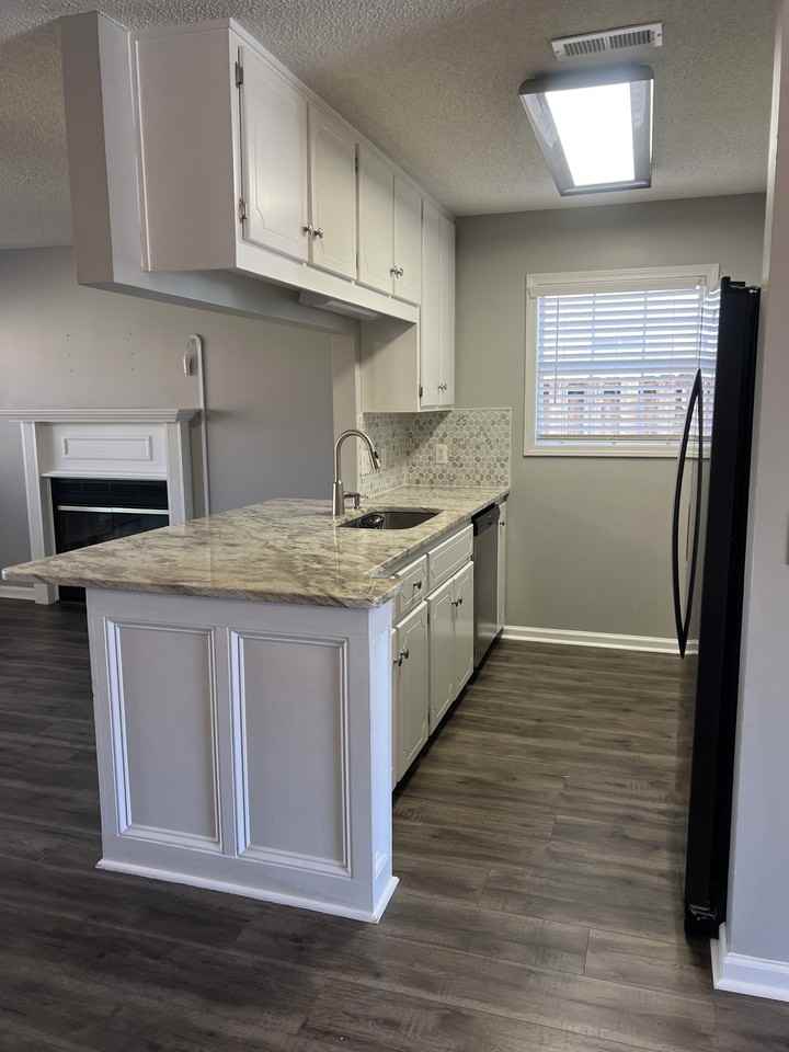 160 Commons Dr - Photo 7 of 22