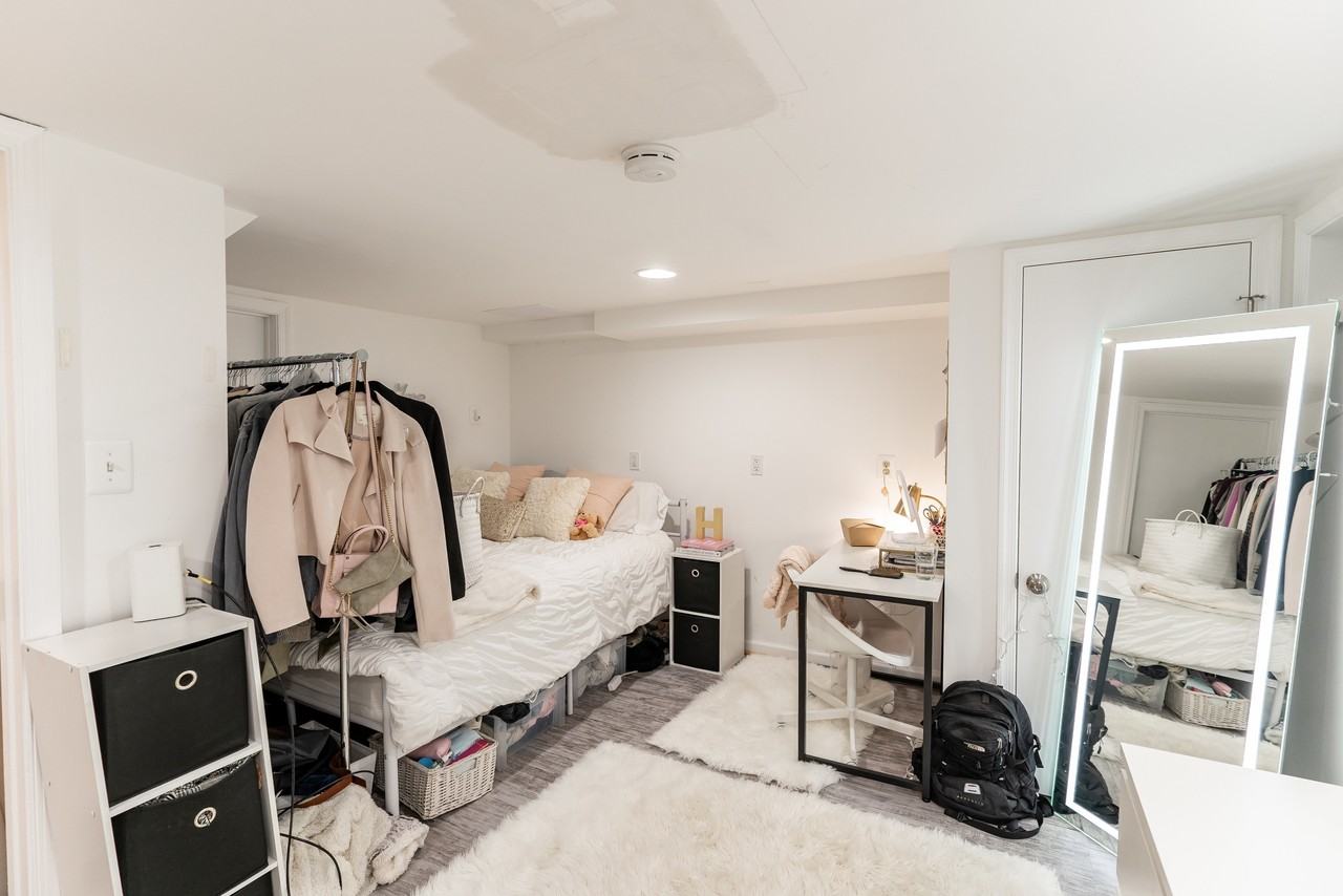 3807 S St Nw - Photo 6 of 25