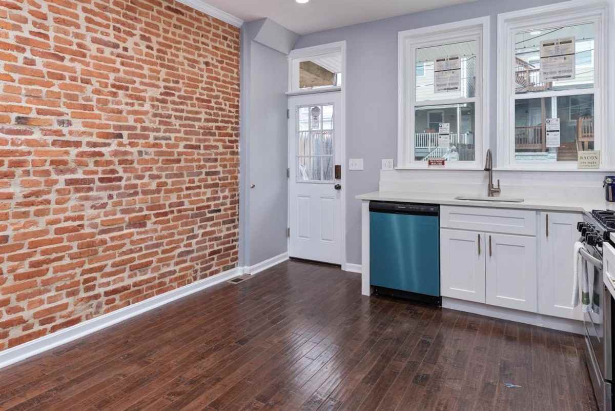 525 S East Ave #1 - Photo 2 of 17