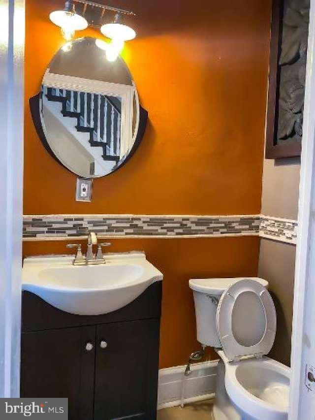 2246 N Woodstock St - Photo 4 of 11