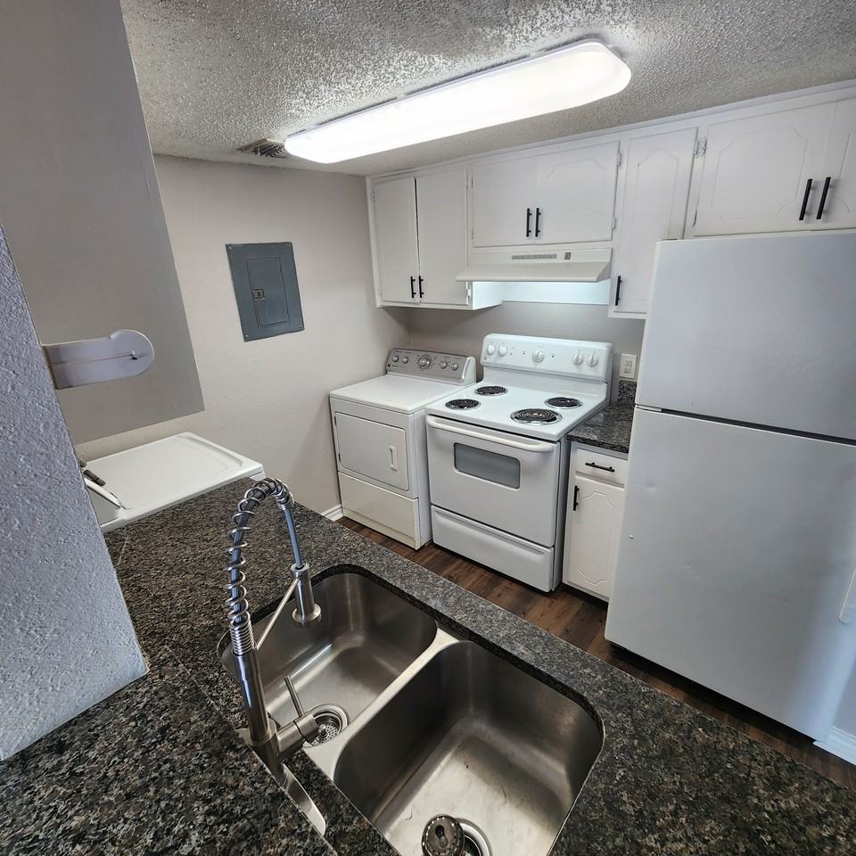 19470 Mcdonald St #104 - Photo 4 of 16