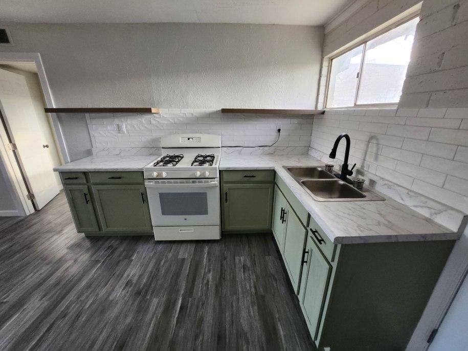 116 N 5th St #2 - Photo 3 of 12