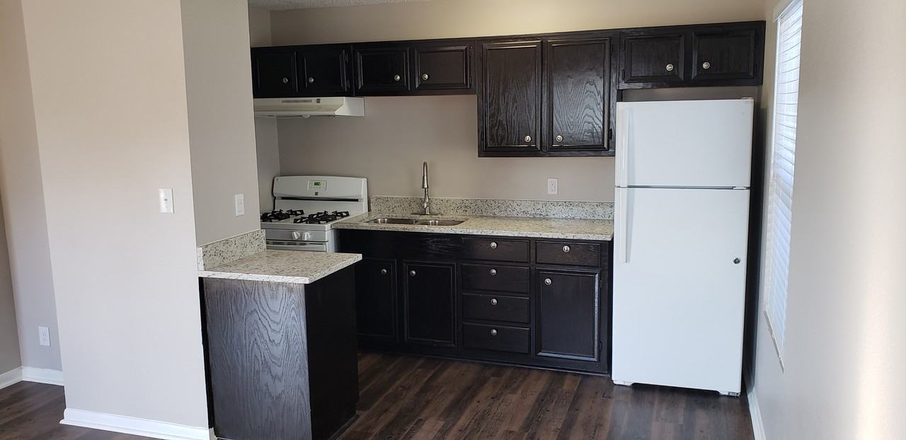 737 Commerce St #2A - Photo 6 of 17