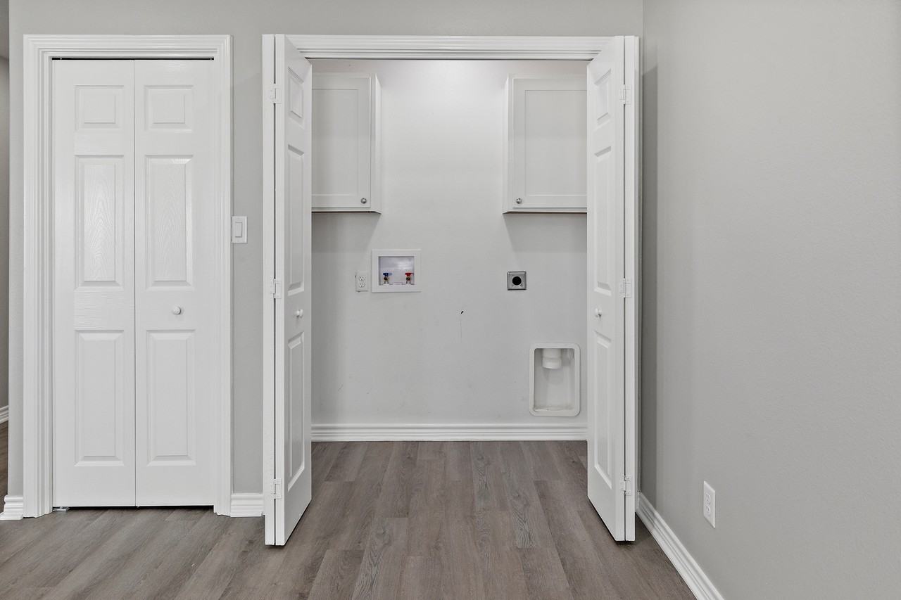 221 Beall St #102 - Photo 6 of 10