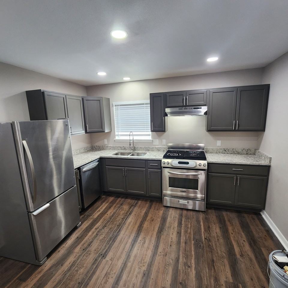 813 Martin St - Photo 2 of 10