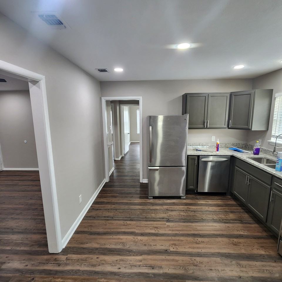 813 Martin St - Photo 3 of 10