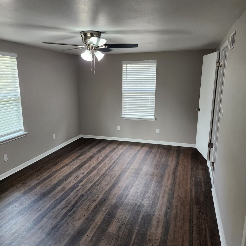 813 Martin St - Photo 5 of 10