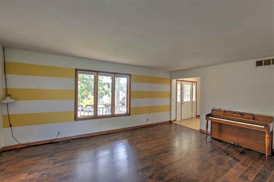 1241 W Scotch Pine Ct - Photo 6 of 34