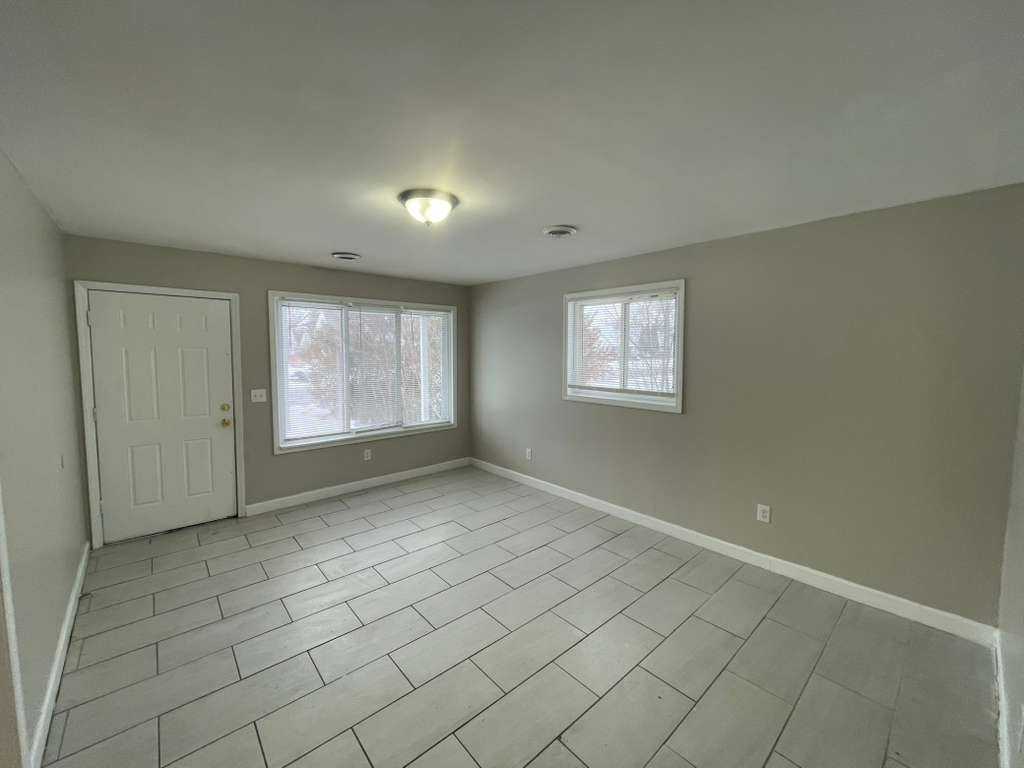 9558 Meyers Rd - Photo 2 of 9