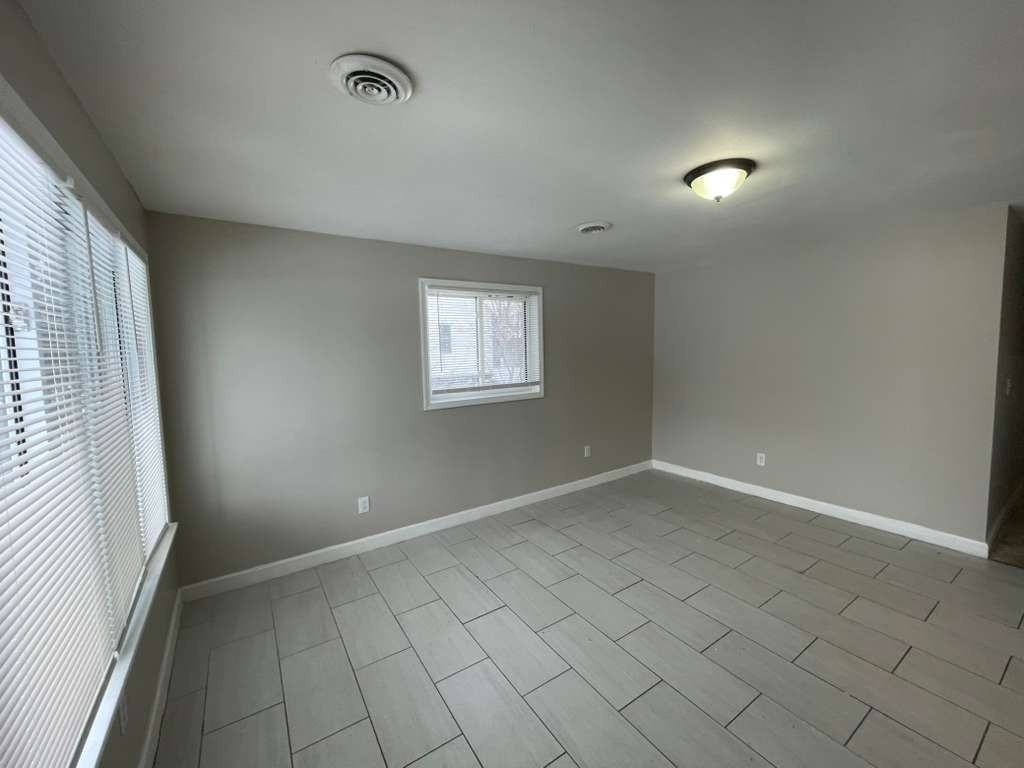9558 Meyers Rd - Photo 3 of 9