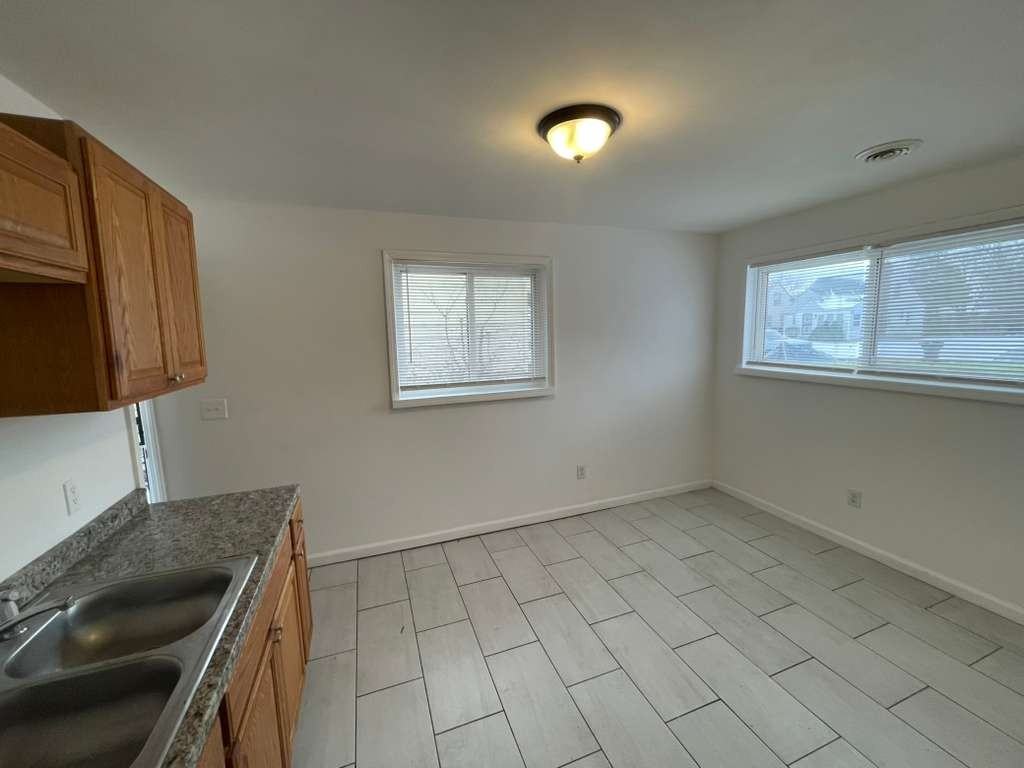 9558 Meyers Rd - Photo 5 of 9