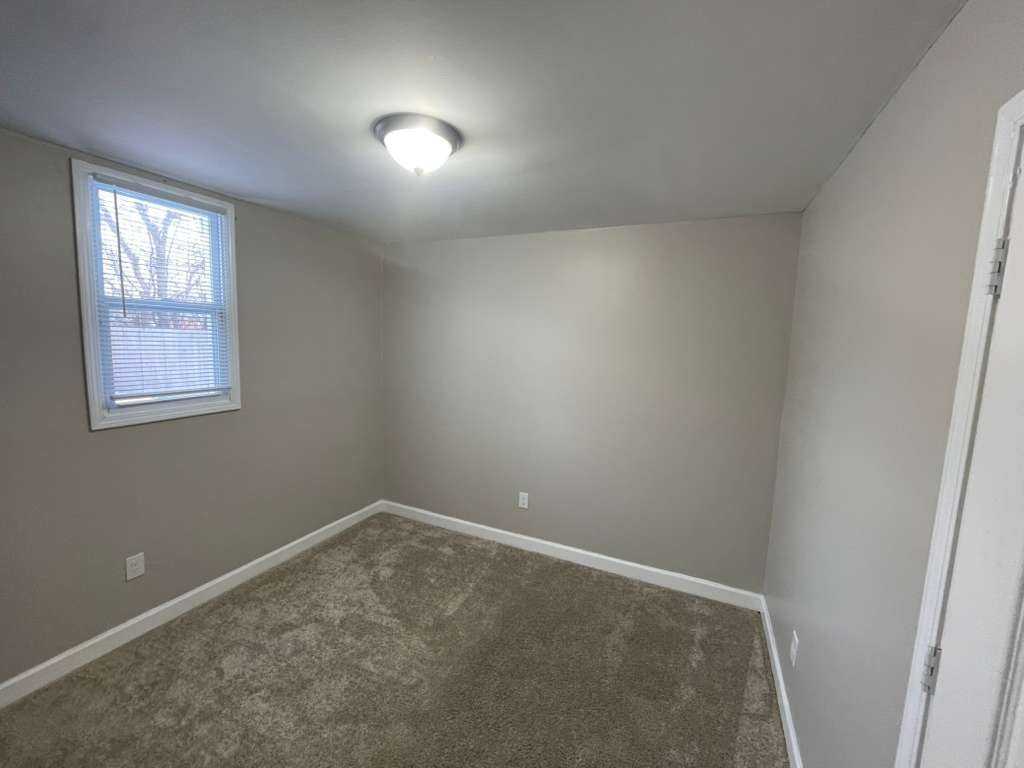 9558 Meyers Rd - Photo 7 of 9