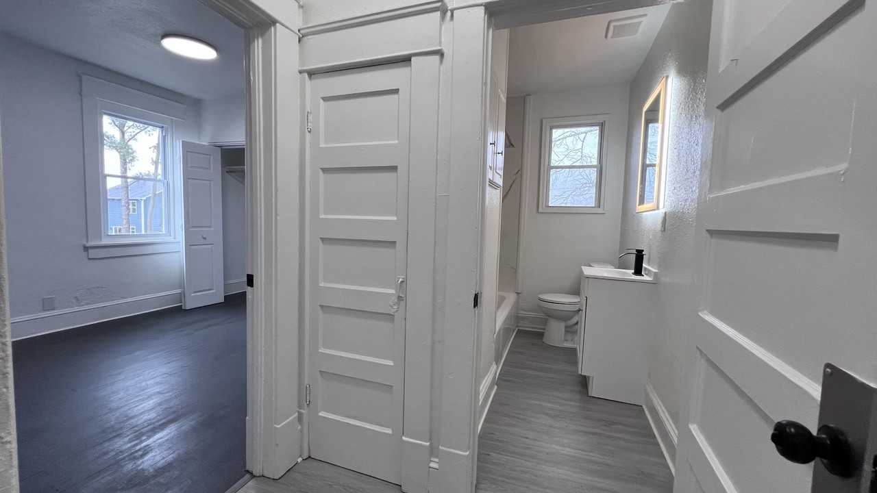 1707 Holladay St #7 - Photo 5 of 20