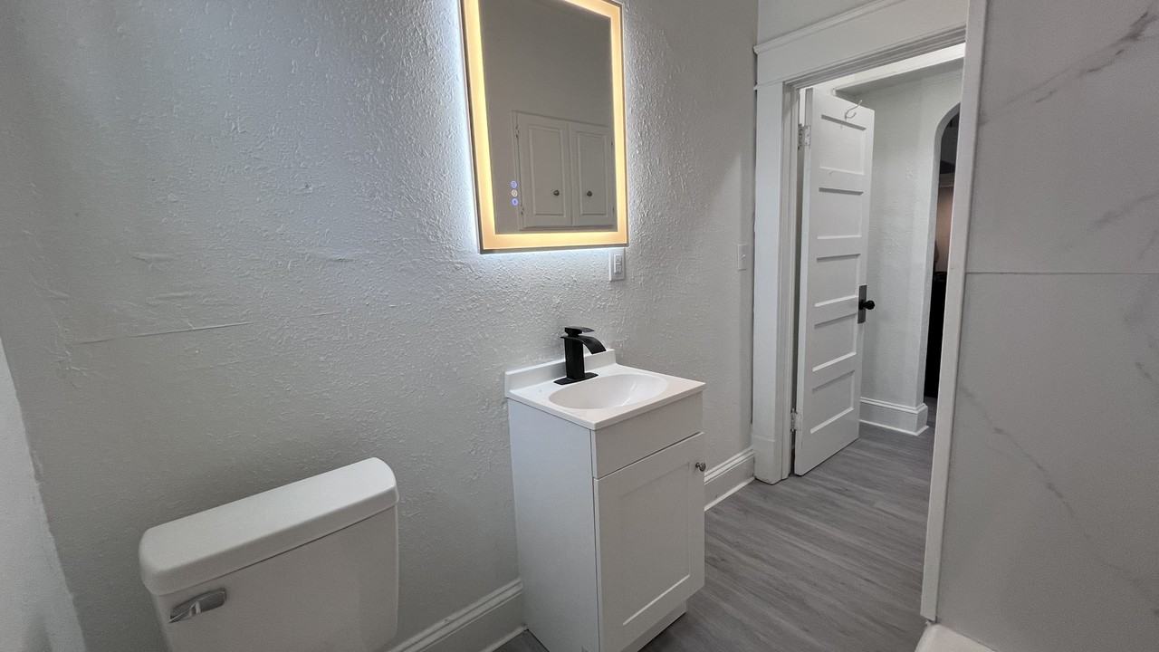 1707 Holladay St #7 - Photo 7 of 20