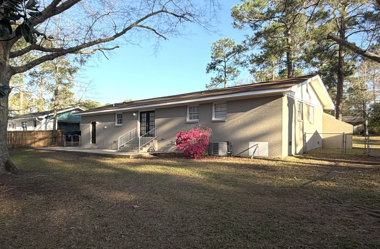 1905 Charlton Dr - Photo 3 of 17