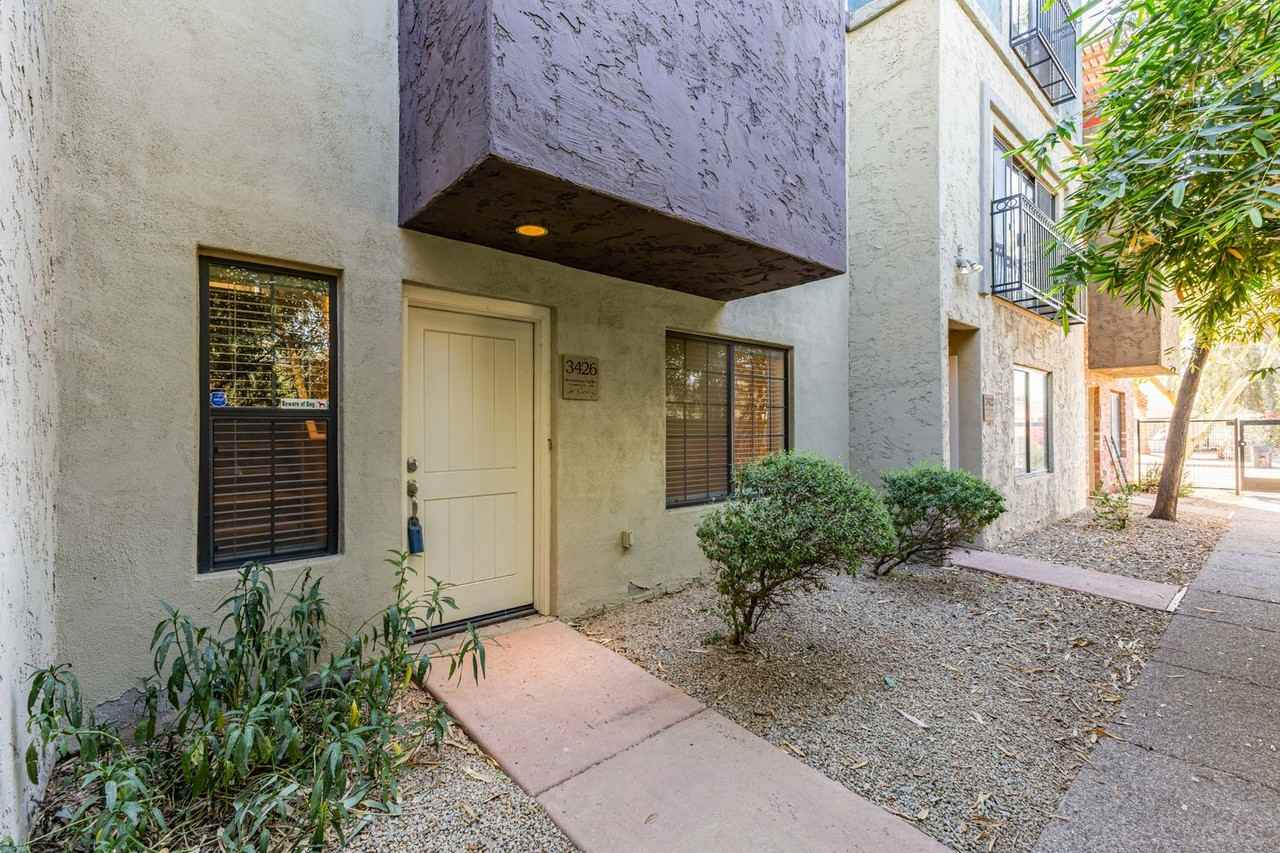 3426 E Avalon Dr - Photo 2 of 42