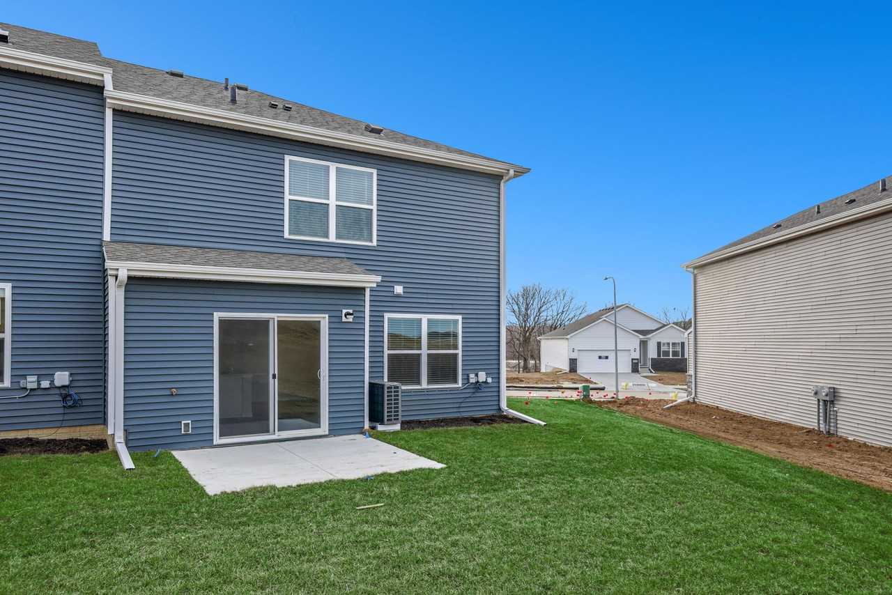 8819 N 167th St - Photo 7 of 45