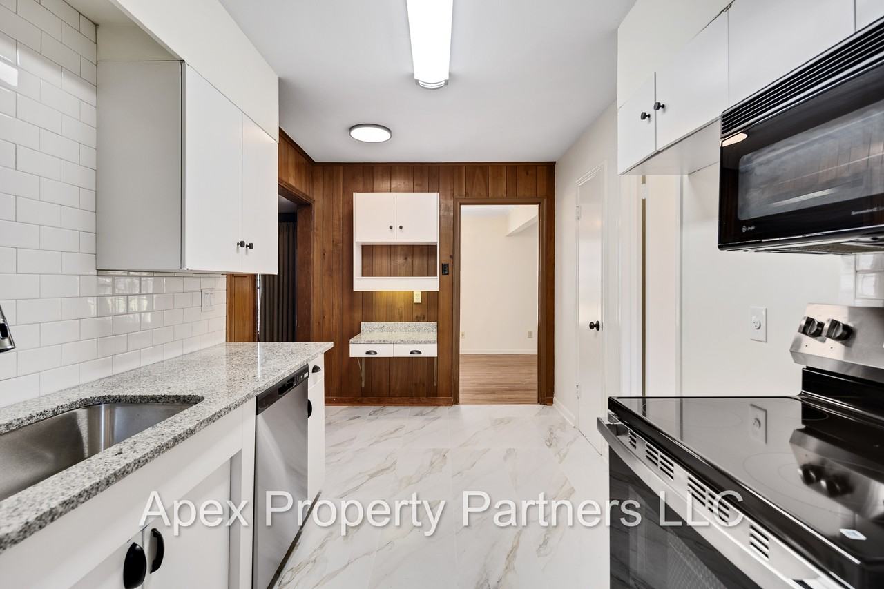 5319 Chickasaw Rd - Photo 7 of 23