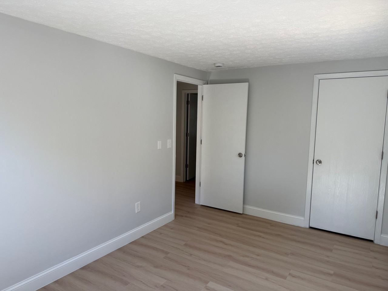 14 Briarwood Dr #14 - Photo 4 of 12