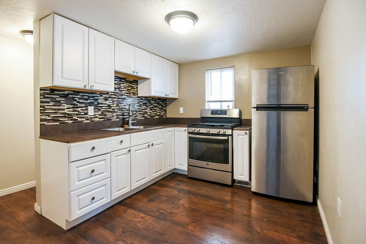 951 Washington St #A3 - Photo 6 of 16