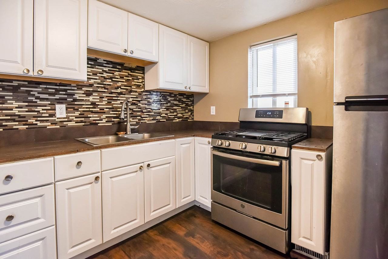 951 Washington St #A3 - Photo 7 of 16