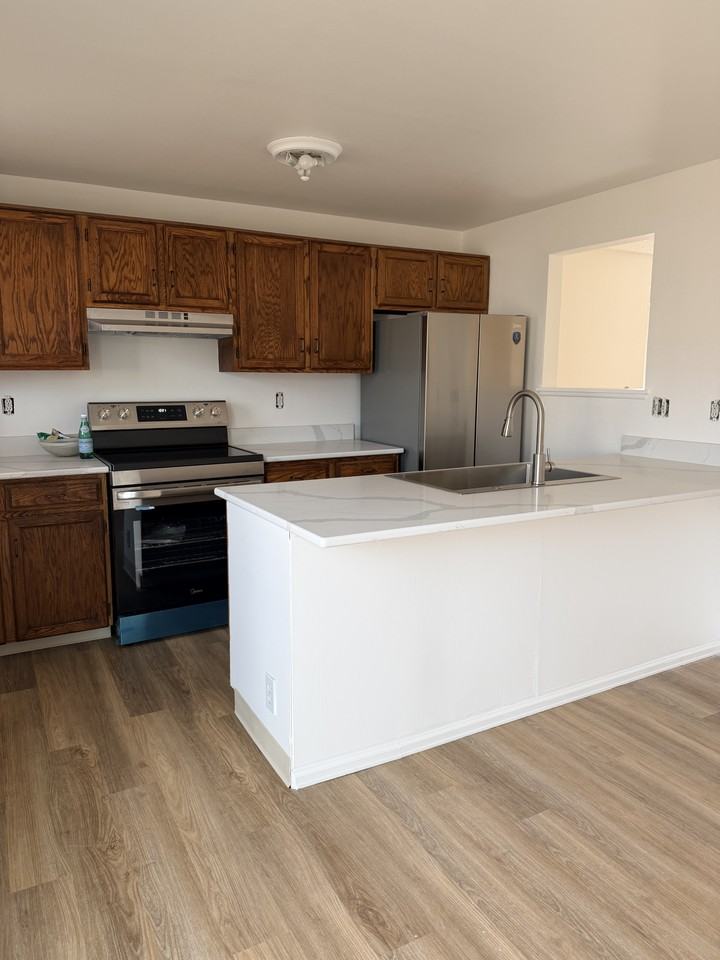 10418 Jellison Way - Photo 3 of 32