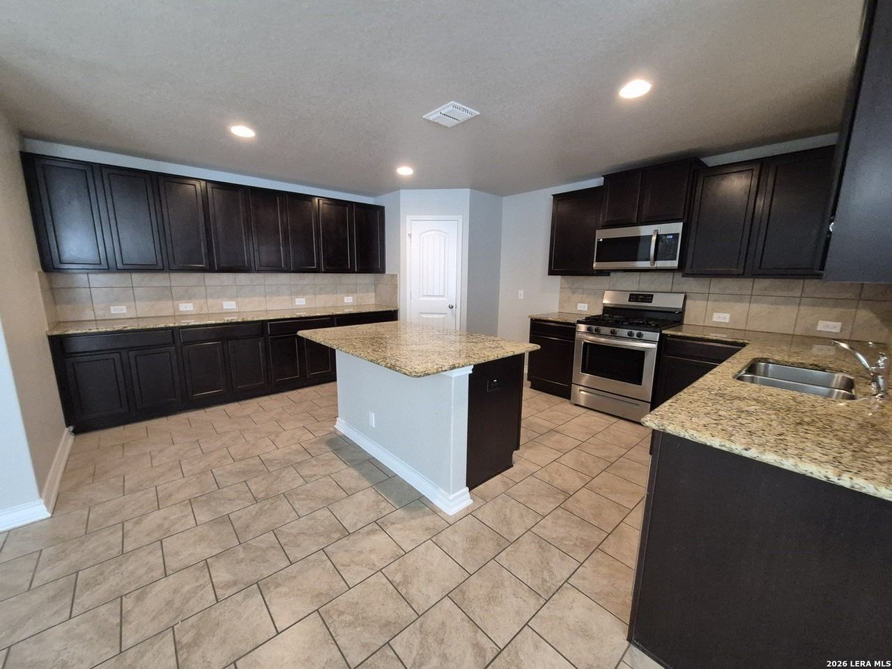 2634 Willow Pond - Photo 7 of 45