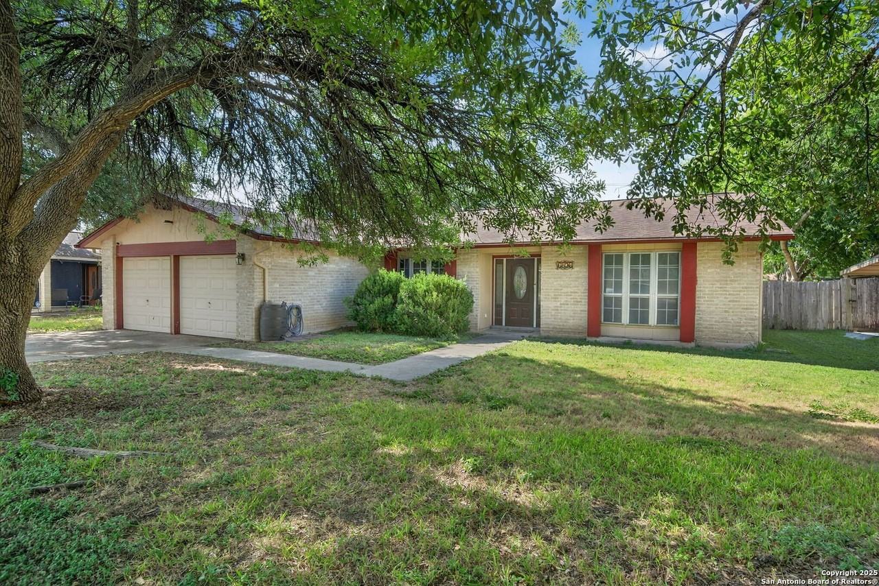 6606 Courtyard - Photo 2 of 27